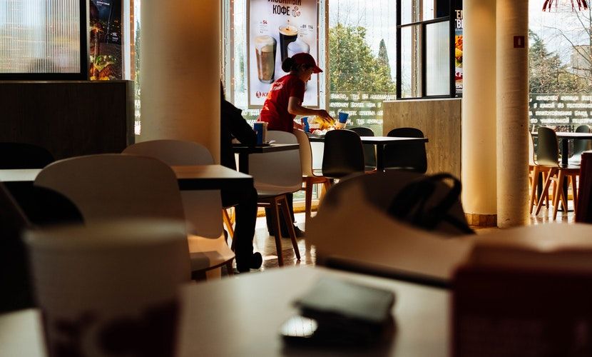 ACREDITE, ESSE LUGAR É UM RESTAURANTE COM COMIDA À VONTADE